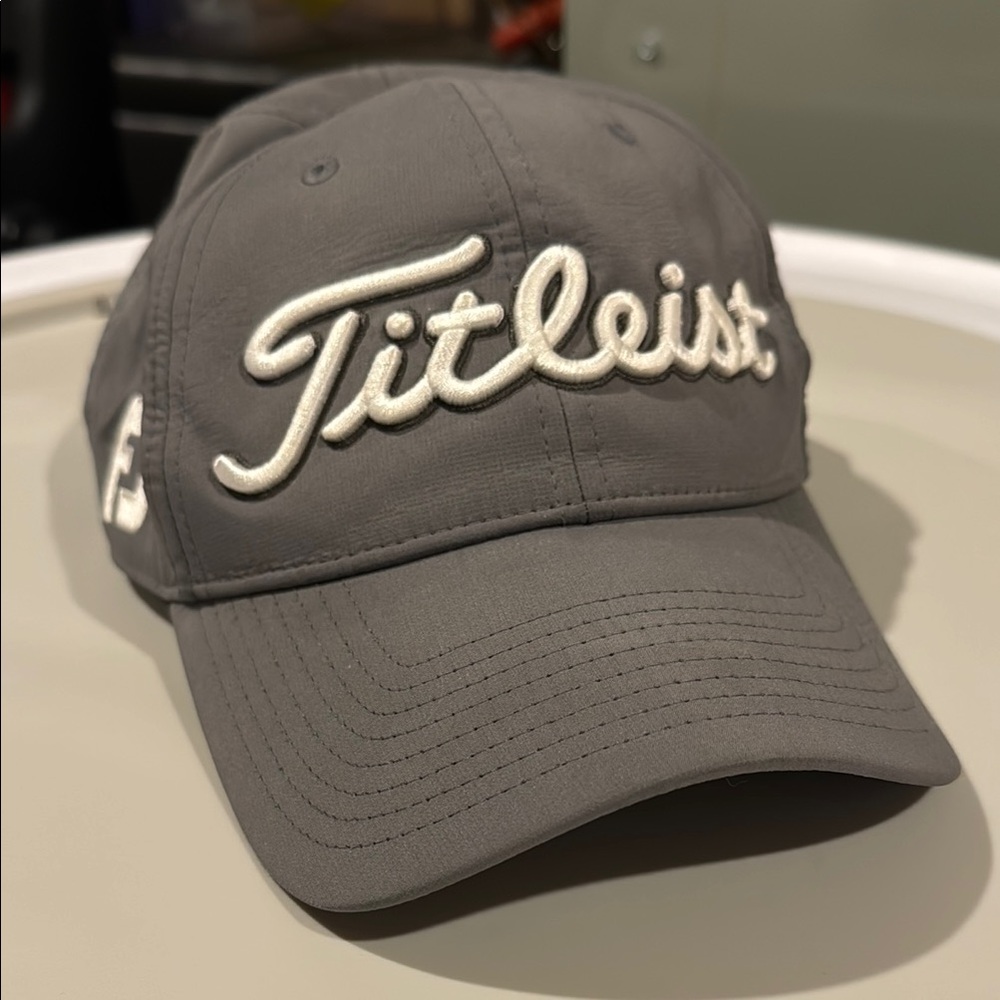 Titleist Pro V1 Gray Cap